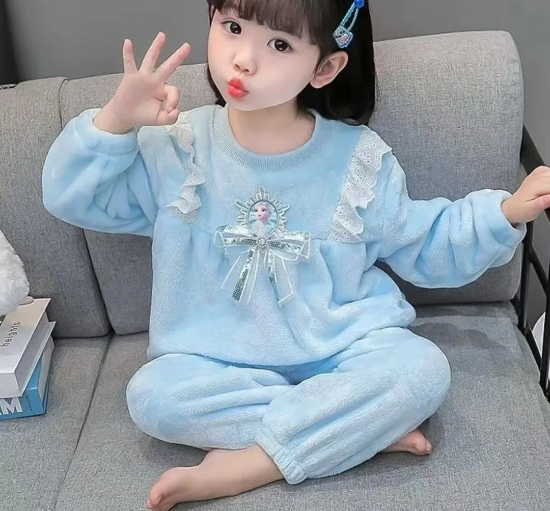 艾俊萱童装2024年法兰绒居家服套装