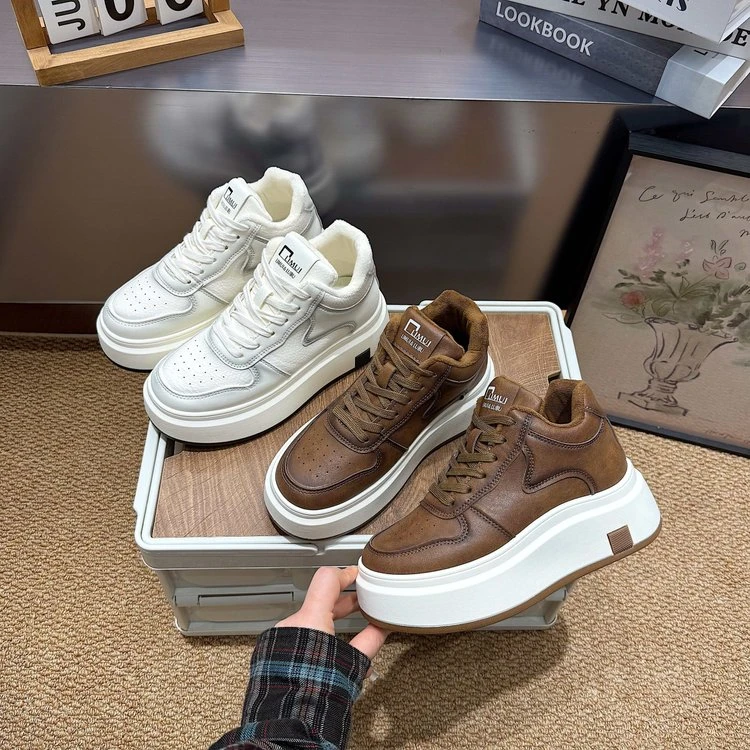 加绒加棉小白鞋女2025新款冬季韩版百搭松糕厚底增高休闲运动板鞋