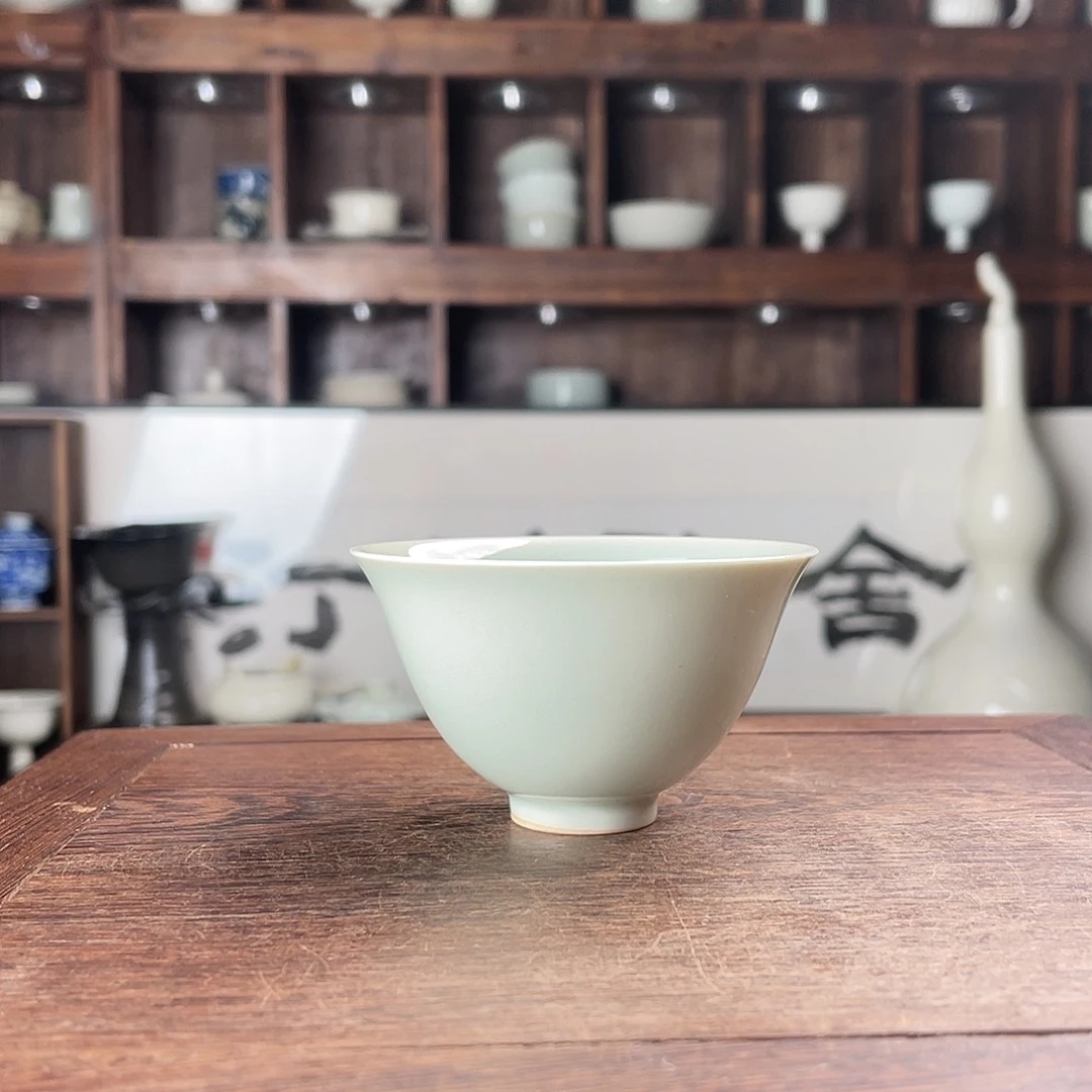 青釉微瑕素面三秋