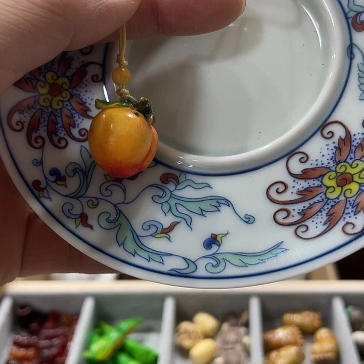 瓷片精致雕刻工艺品