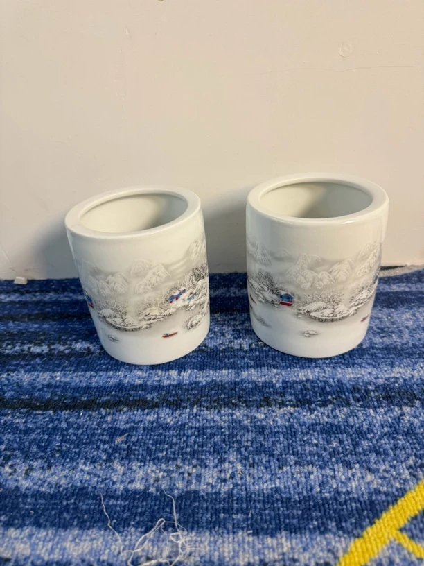 景德镇陶瓷一对雪景笔筒