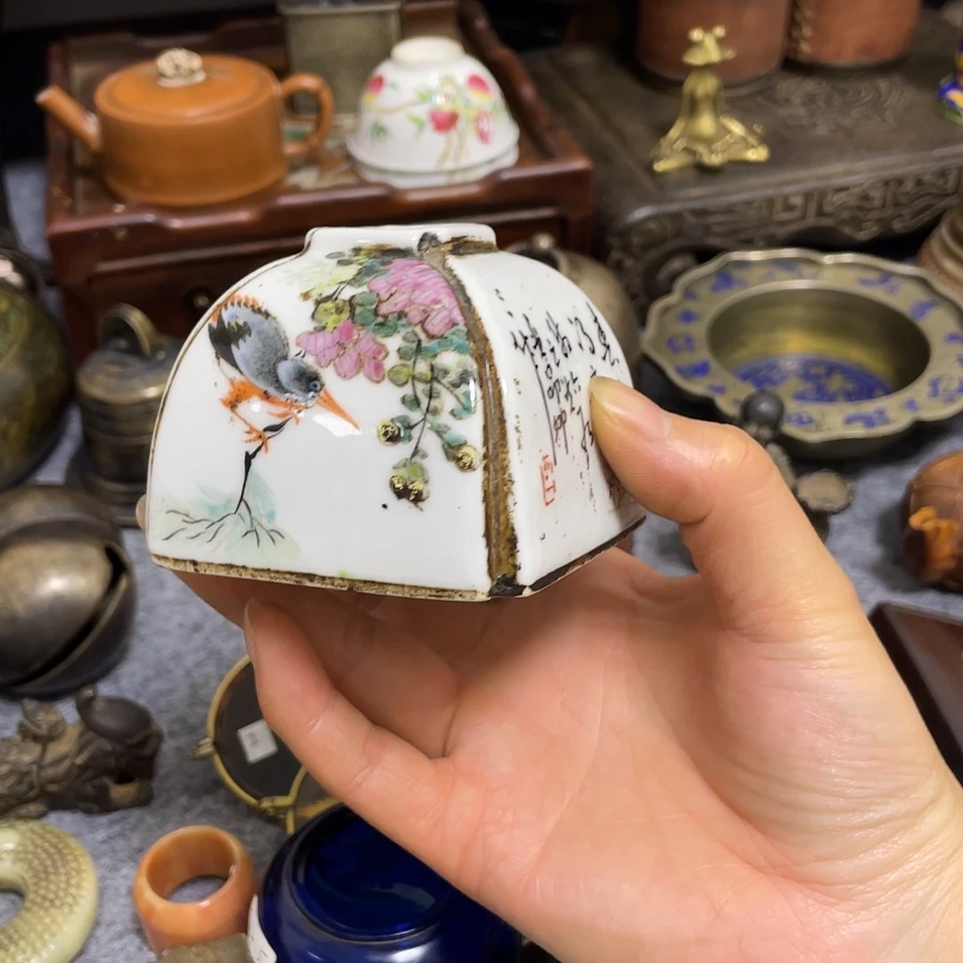 赢***中铜摆件一个小物件。