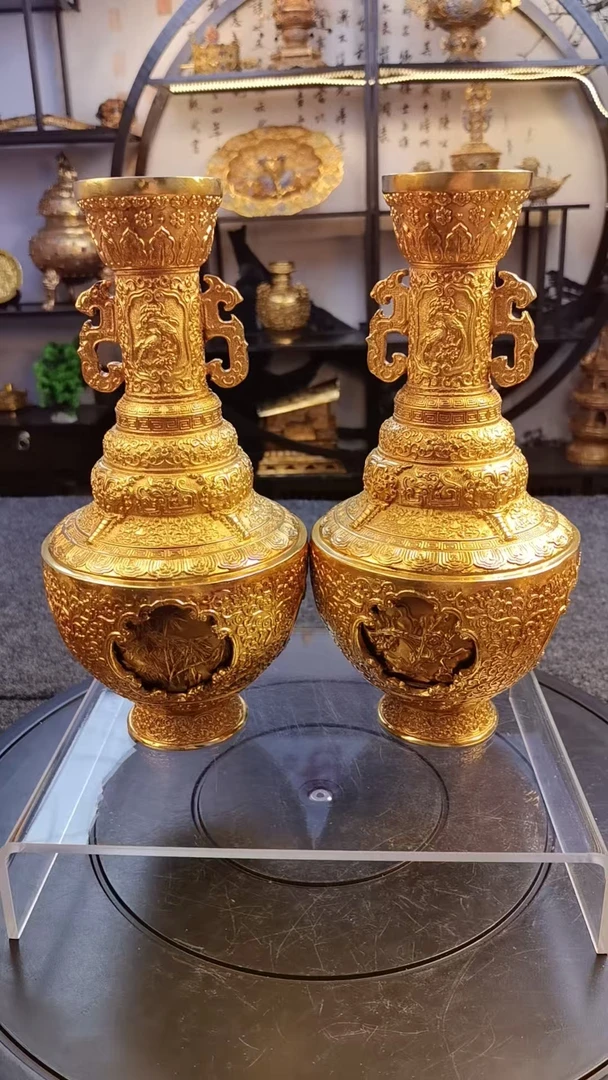 紫铜鎏金精美梅兰竹菊一对花瓶