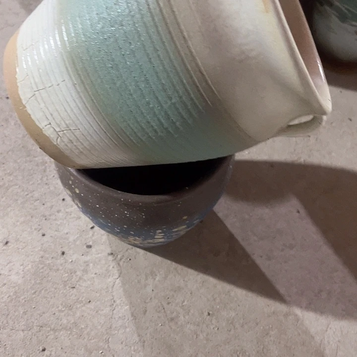 红陶口径18高度21两只小瑕疵