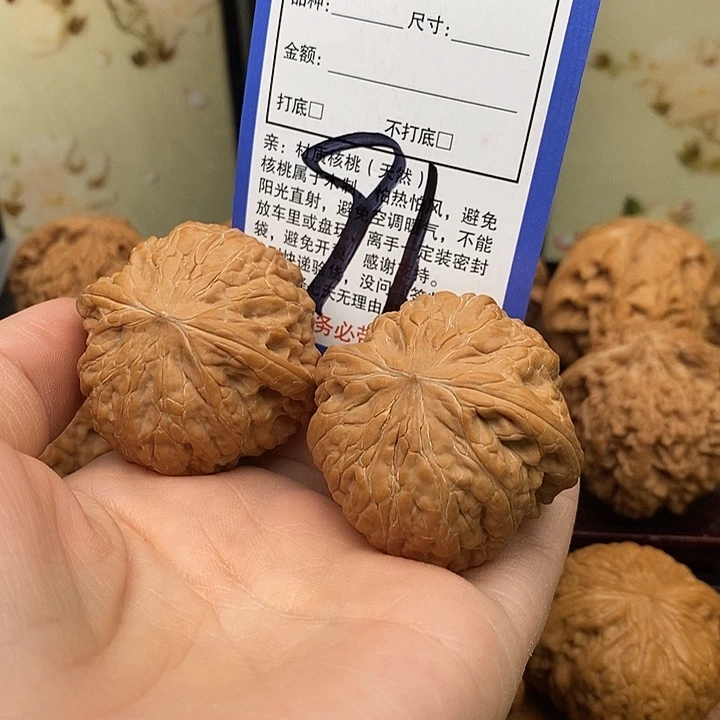 ？***吊坠桃核铁锤狮子头42
