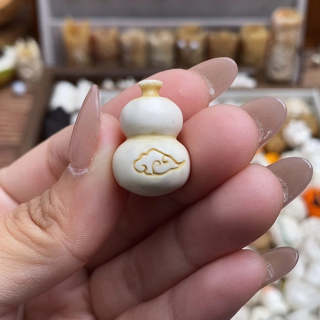 鹿骨把件三*.c12小葫芦