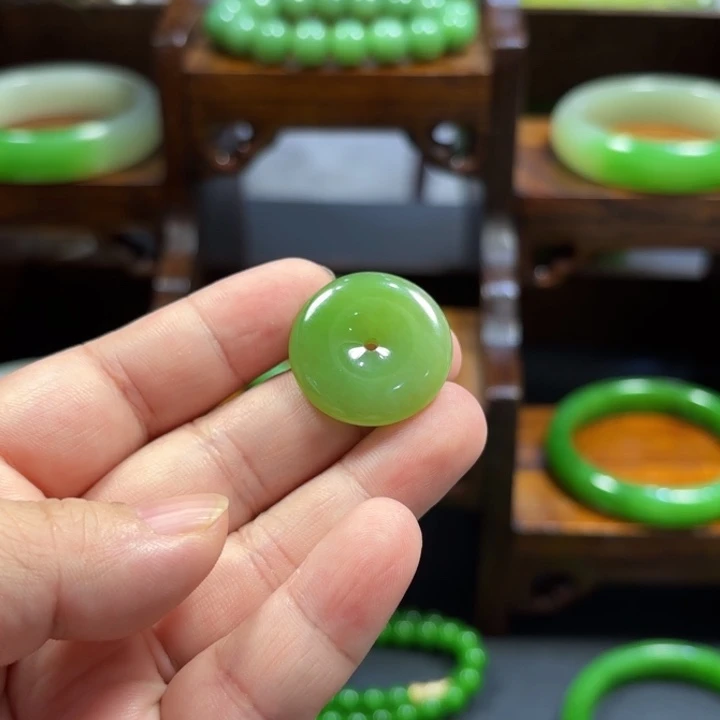 和田玉未镶嵌珠宝半成品