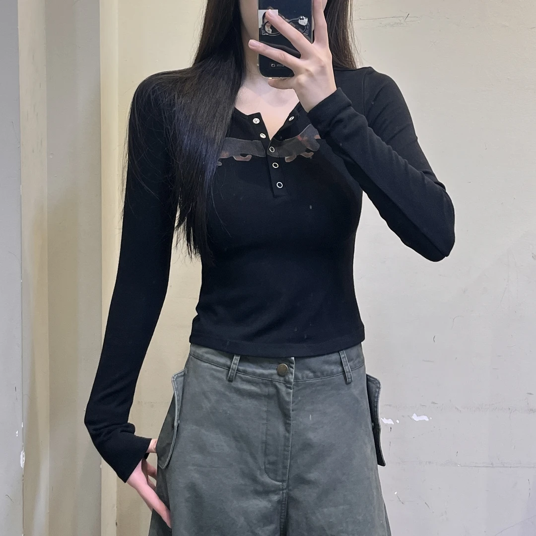 范范与凡凡【奔跑狗狗】圆领纽扣设计长袖百搭修身显瘦上衣