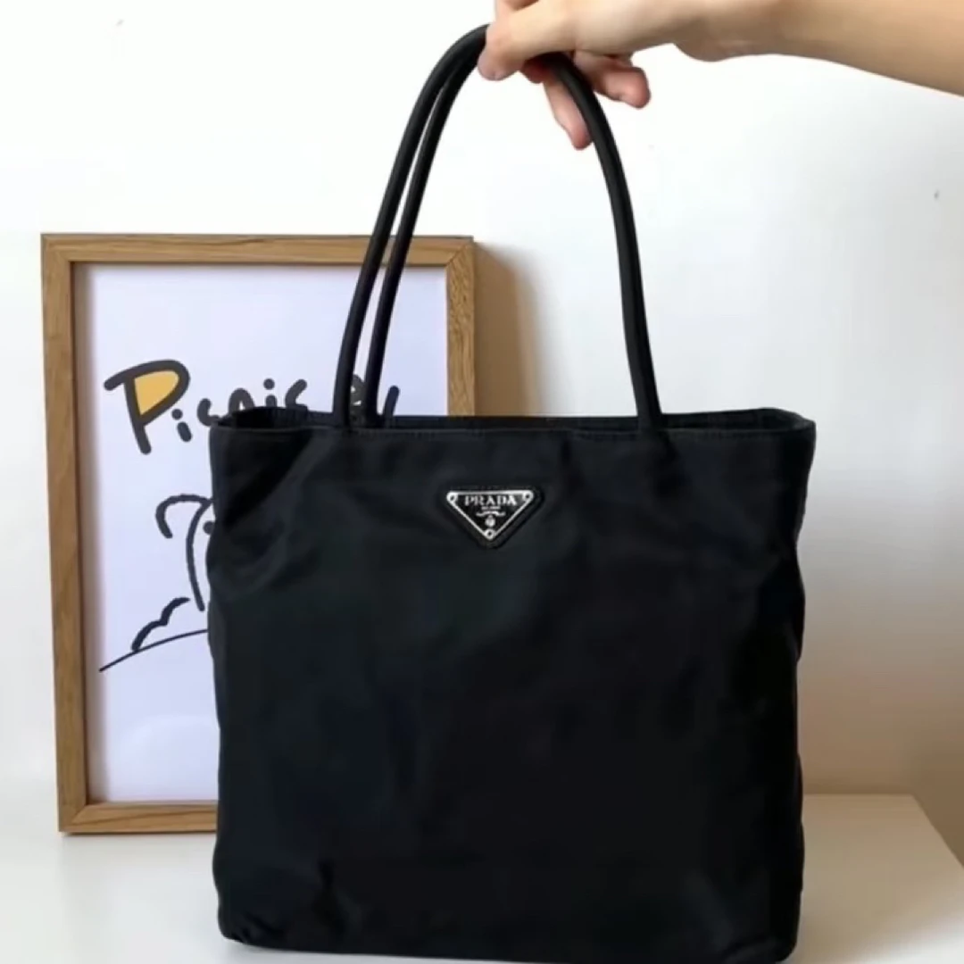 95新 Prada/普拉达 黑银降落伞小托特30底长/全原/95新