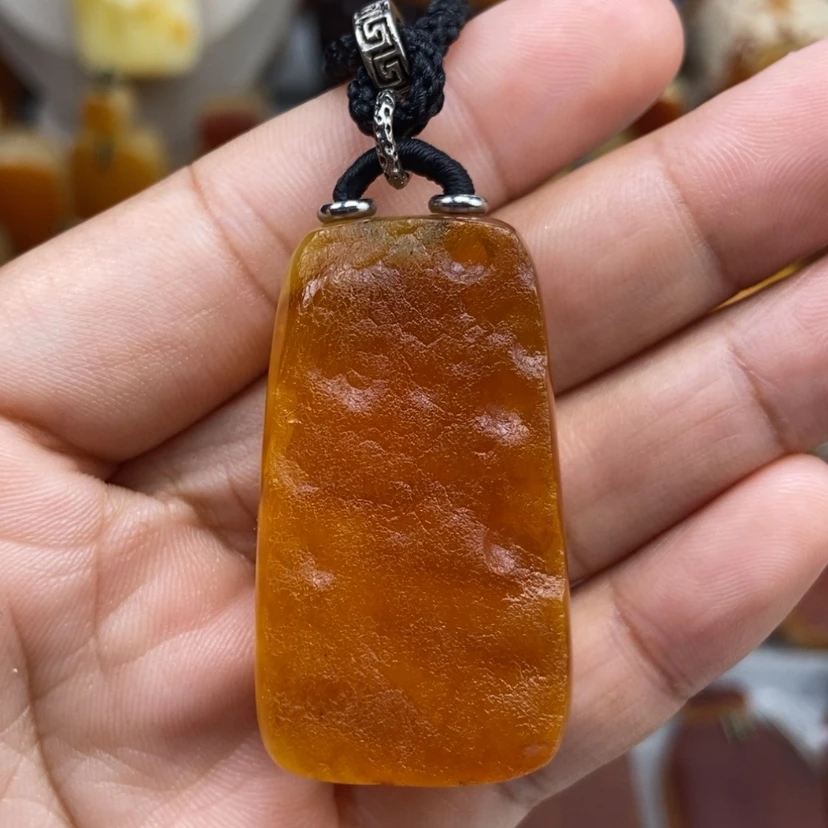 【闪购商品】琥珀颈饰未镶嵌