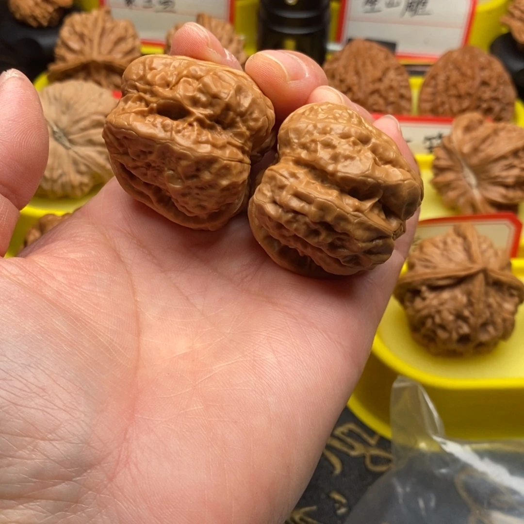 高***圣吊坠文玩核桃蛤蟆头