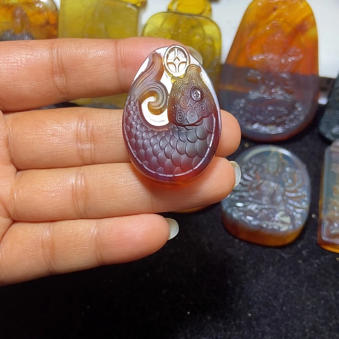 琥珀未镶嵌颈饰缅甸天然琥珀吊坠