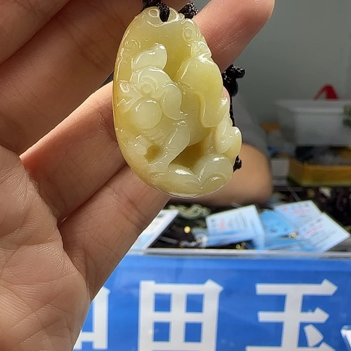 颈饰未镶嵌和田玉