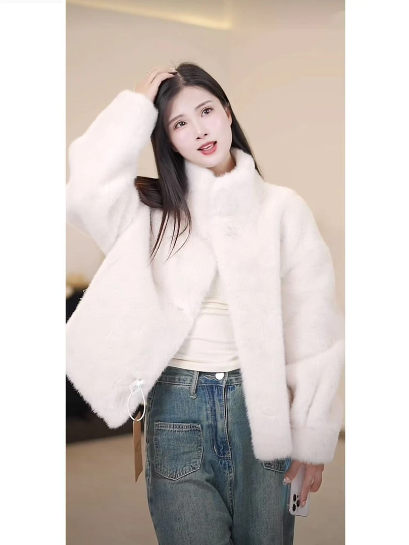 【年终大促】海宁时尚短外套设计师韩版百搭立领女士加厚毛绒111