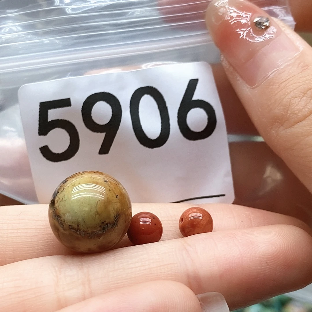 南红玛瑙未镶嵌颈饰