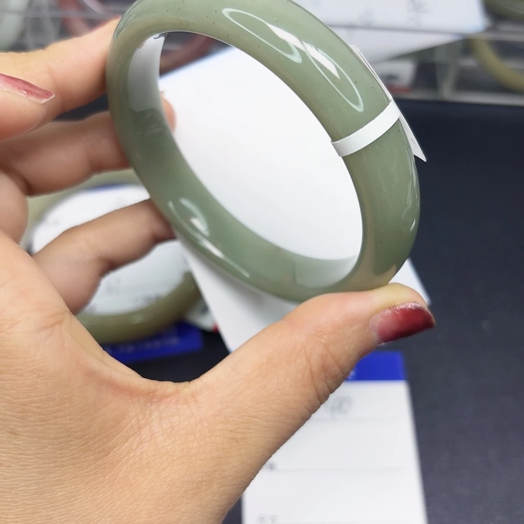 石英质玉未镶嵌手镯40/6362