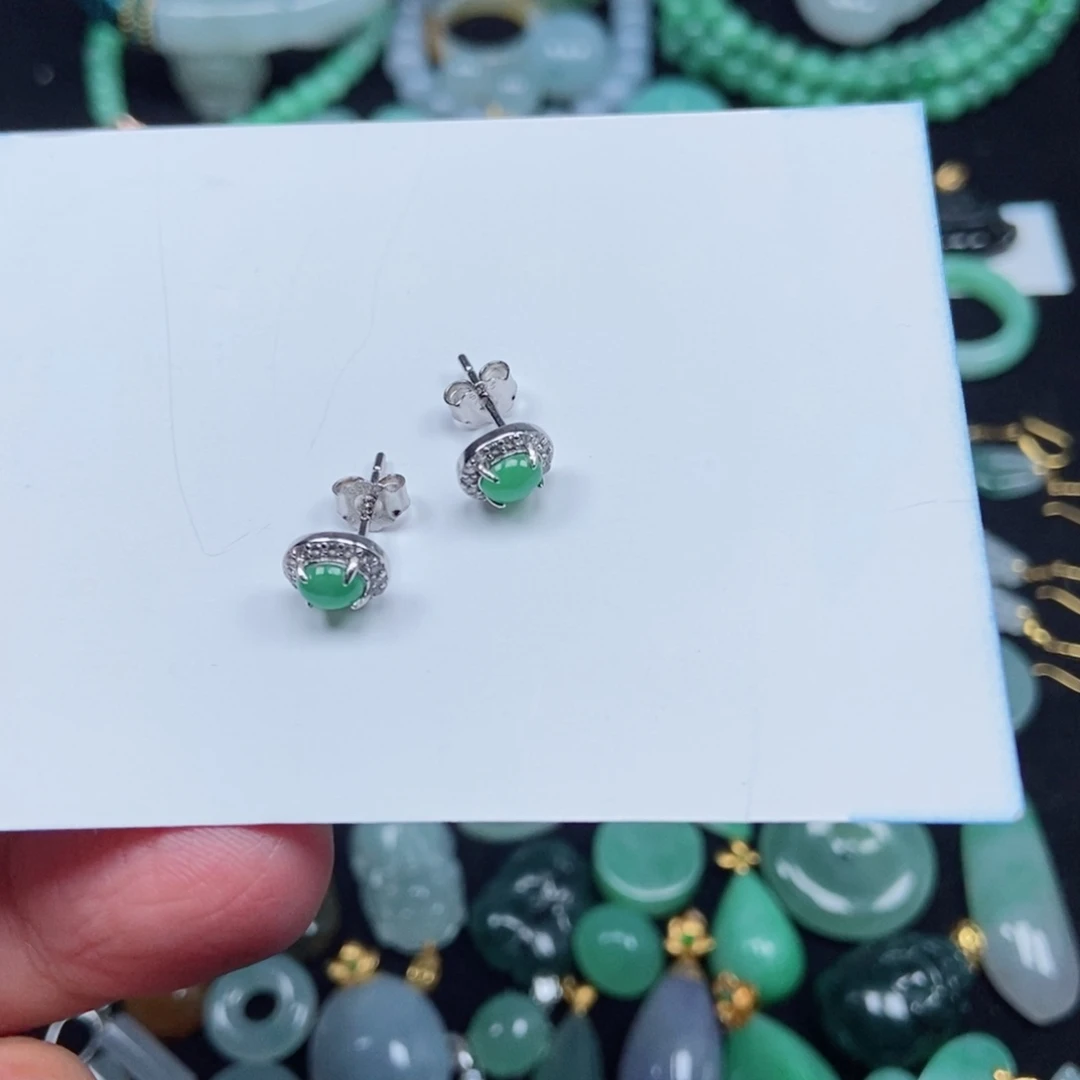 粤***顺翡翠未镶嵌颈饰耳钉