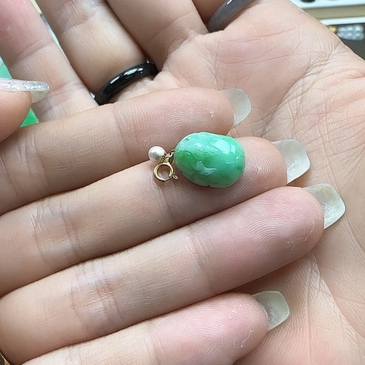 翡翠颈饰未镶嵌礼**姥招财貔貅