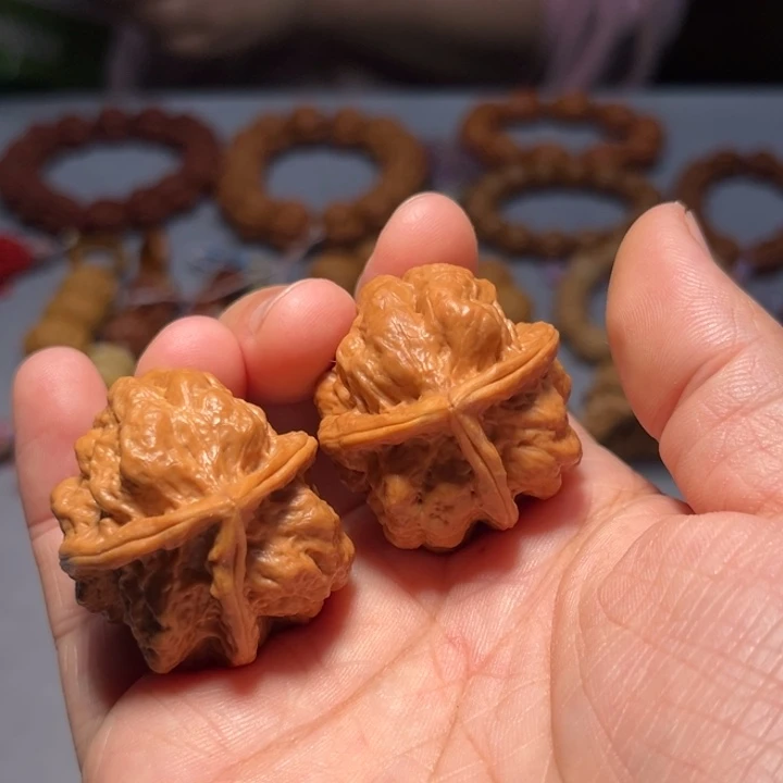 吊坠文玩核桃铁三棱6572