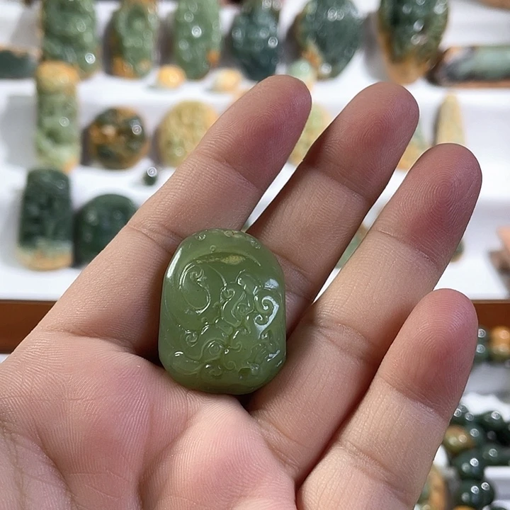 岫岩河磨玉（透闪石质玉）未镶嵌吊坠(不含链)