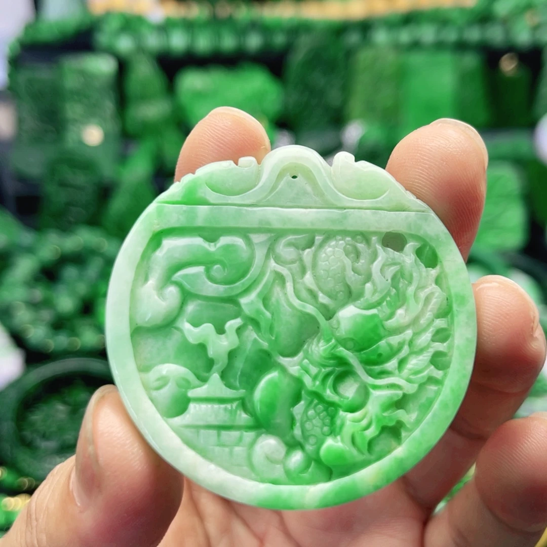 翡翠未镶嵌颈饰吊坠