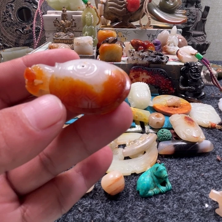 天***泰未镶嵌和田玉（糖玉）挂件