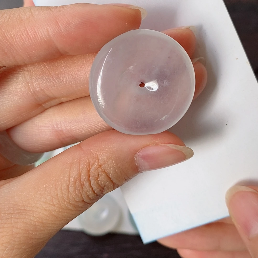 M***2翡翠未镶嵌颈饰天然的缅甸翡翠A货