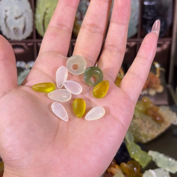 蛇纹石玉合金颈饰小*
