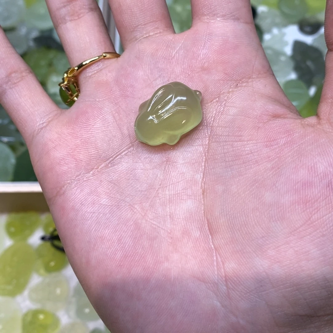 岫玉未镶嵌吊坠(不含链)