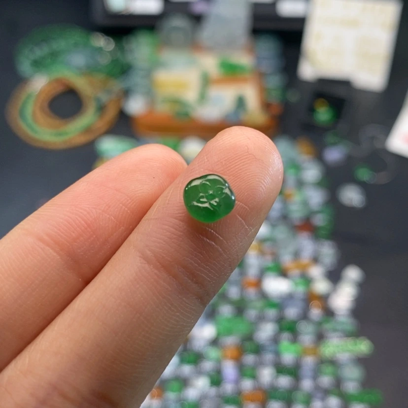 【闪购商品】翡翠挂件未镶嵌柿子