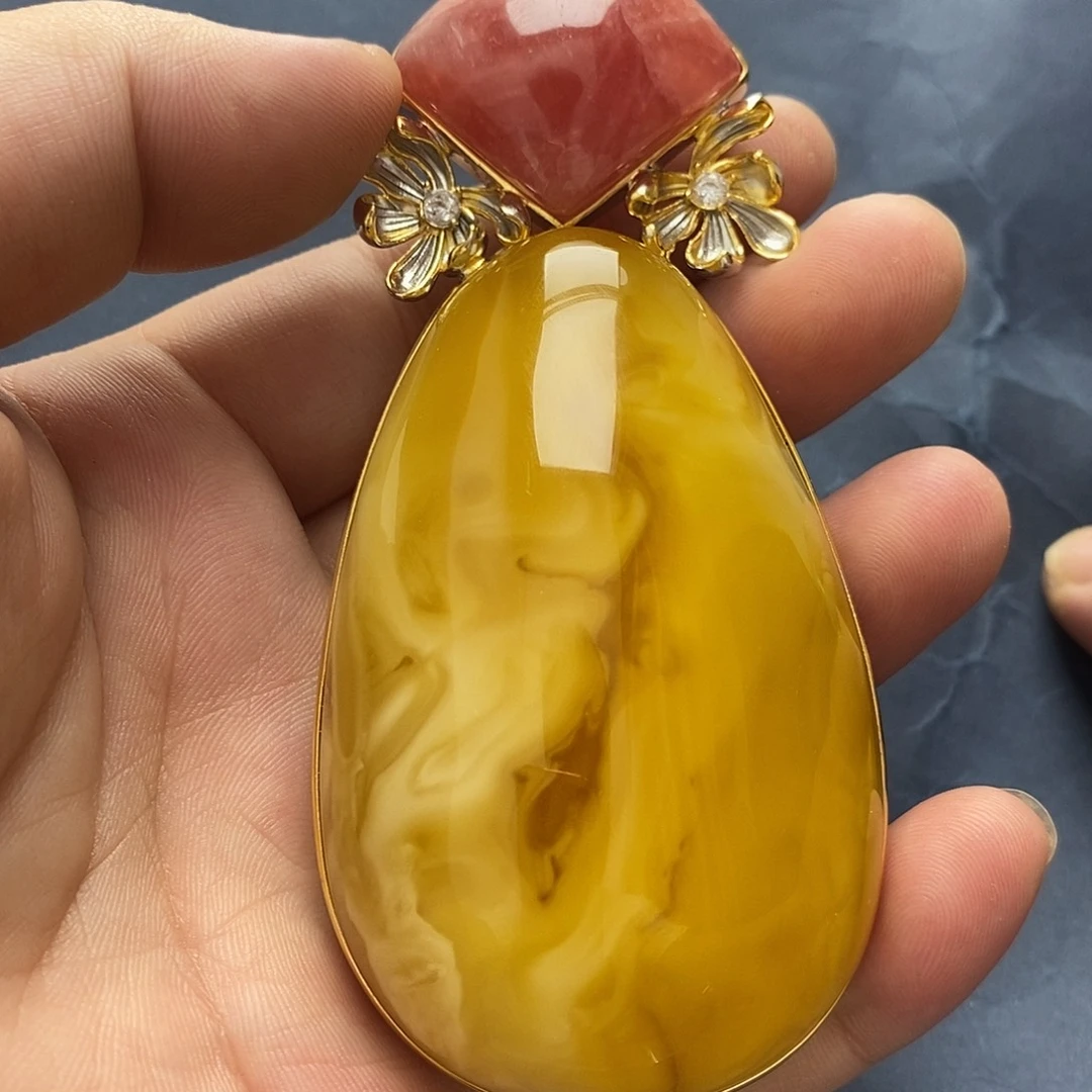 琥珀未镶嵌裸石吊坠