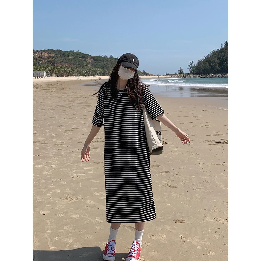 气质慵懒风沙滩大码时尚T恤连衣裙女装夏季2023小众显瘦短袖裙子