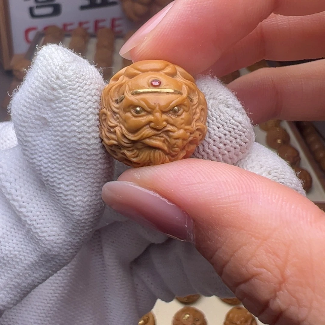 把件猴头核桃镶嵌款钟馗美女全品有正常封口线