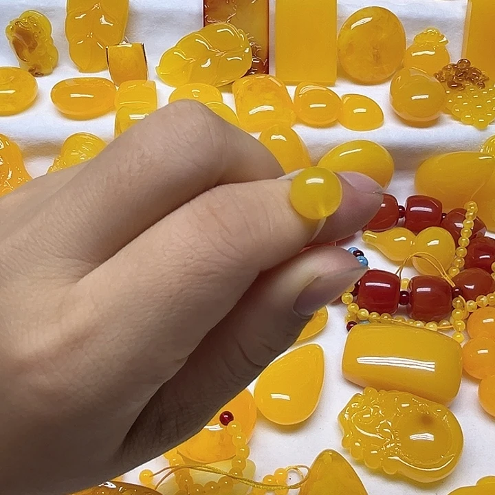 非金属耳环鸡油黄