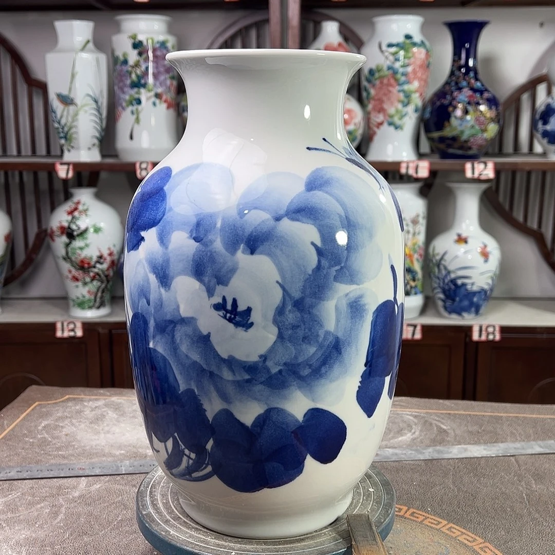 陶摆件景德镇陶瓷大冬青牡