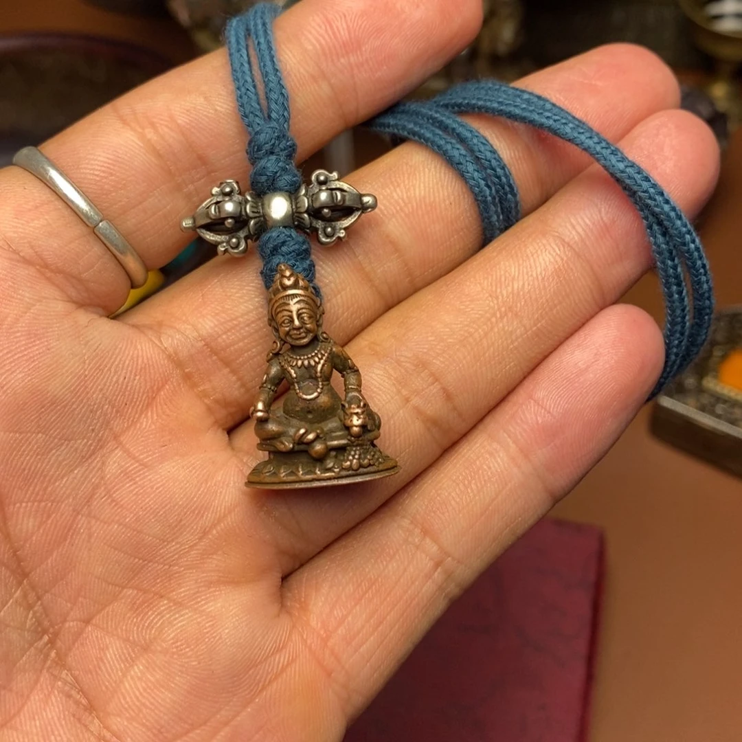 泥塑海***社藏传牌子……