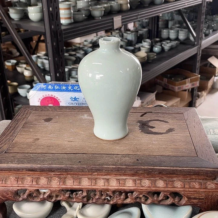 摆件天青釉小梅瓶