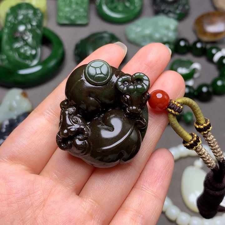 和田玉未镶嵌颈饰