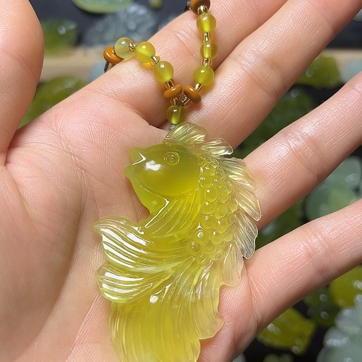 静***乐蛇纹石玉未镶嵌颈饰