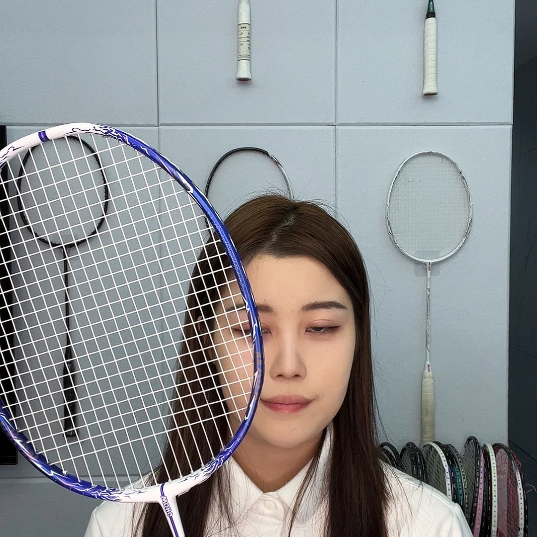 100zz羽毛球拍wong……