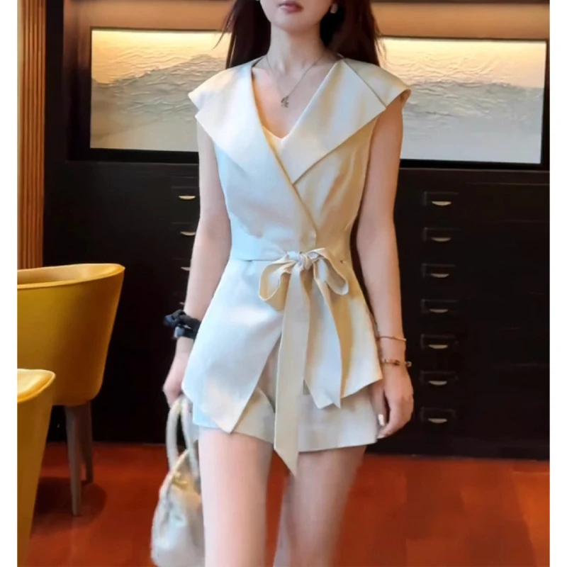 2025法式气质高级感无袖系带上衣高腰短裤夏季新款收腰显瘦套装