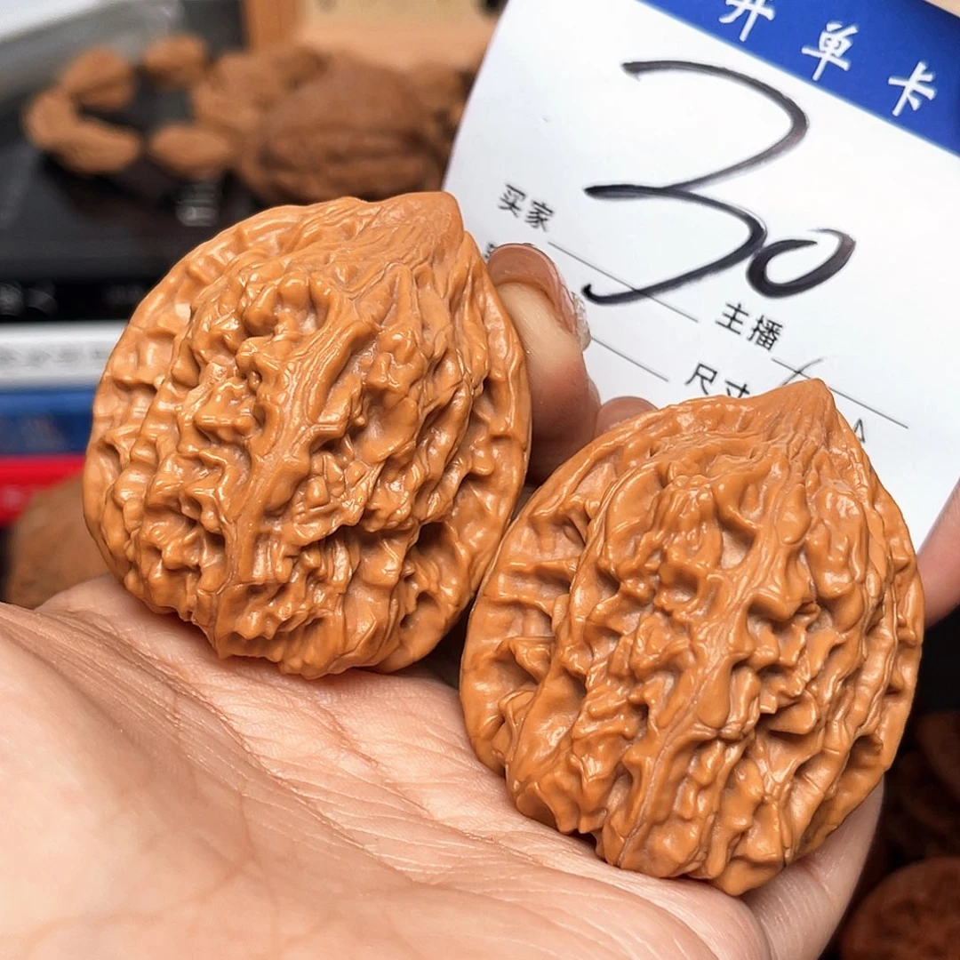 吊坠桃核鸡心42+尺寸