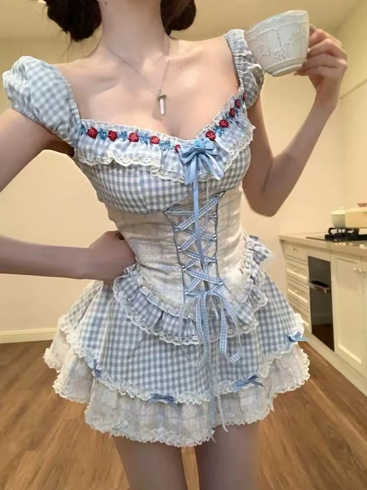 奶蓝少女 田园风收腰法式设计上衣短裙套装