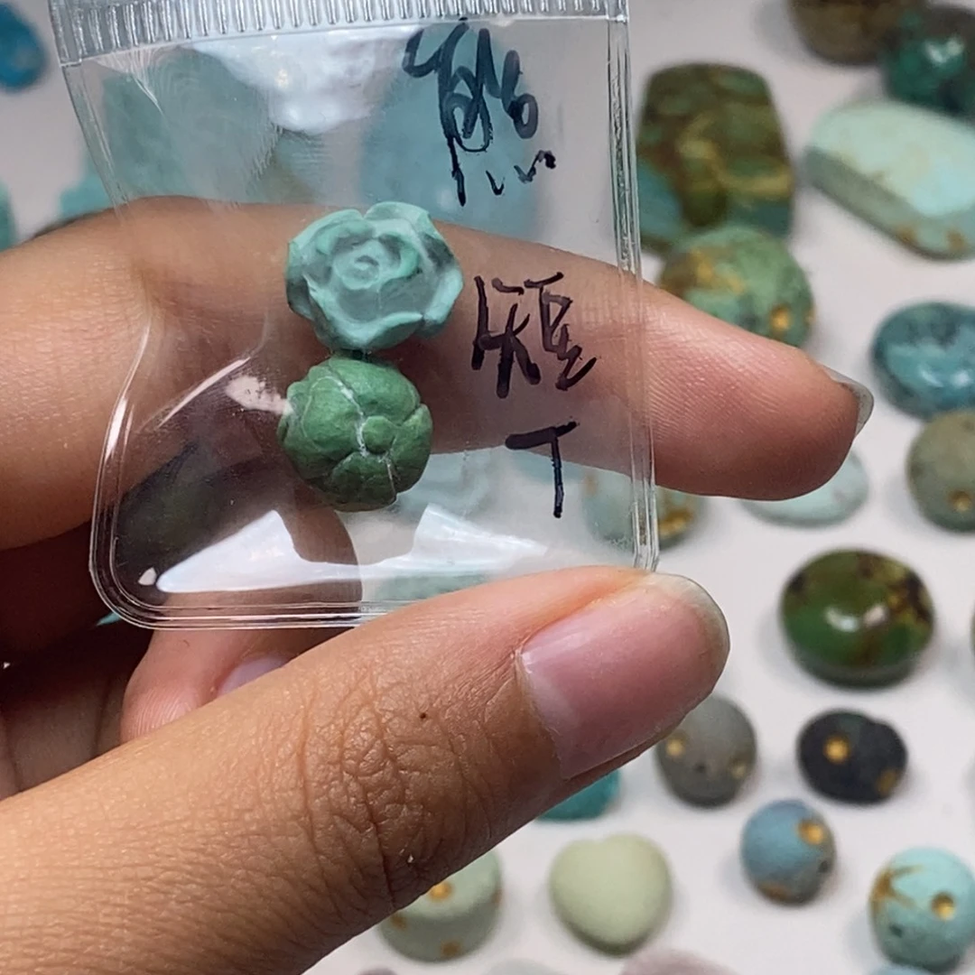 熊****南红玛瑙未镶嵌配饰