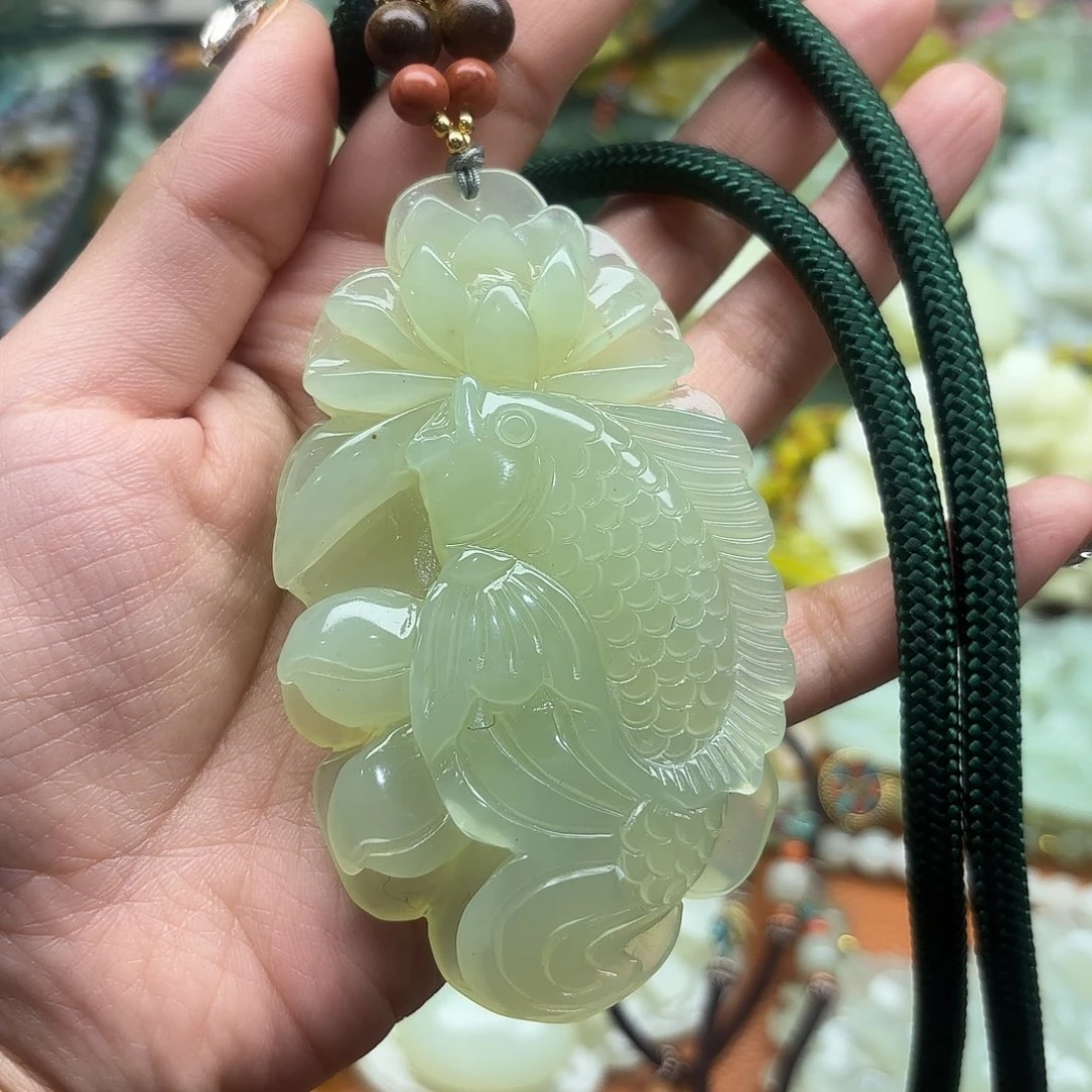 蛇纹石玉未镶嵌吊坠