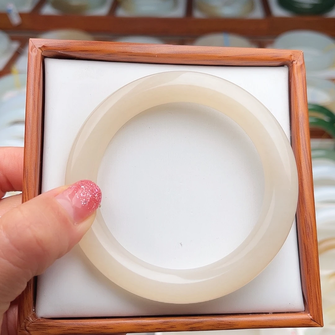 和田玉未镶嵌手镯56.6