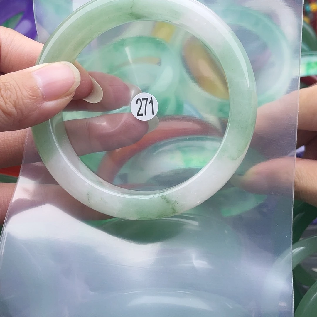 【闪购商品】石英岩玉手镯未镶嵌63