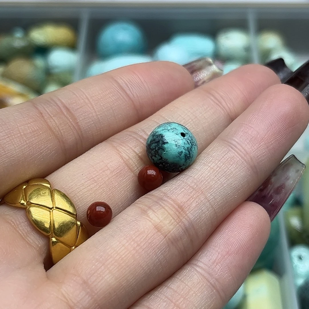 南红玛瑙未镶嵌珠宝奇石