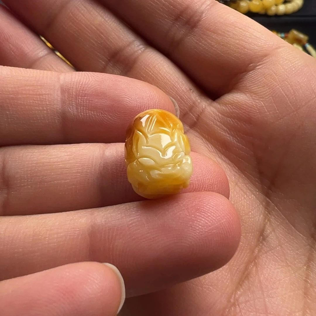 蜜蜡颈饰未镶嵌貔貅