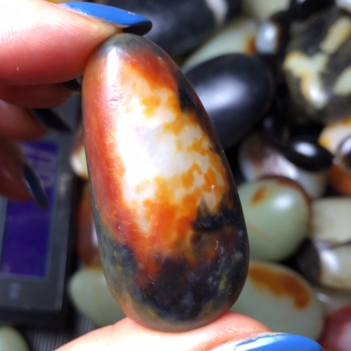 和田玉未镶嵌珠宝奇石